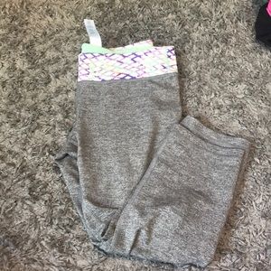 Ivivvia cropped gray leggings